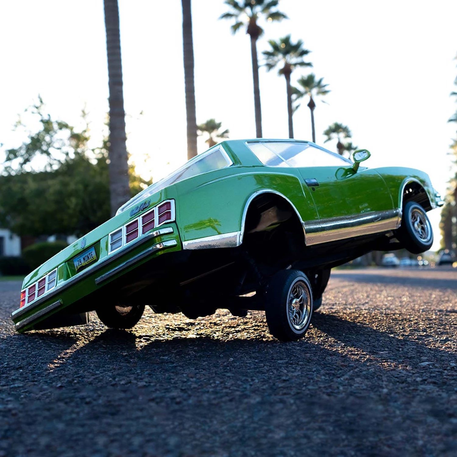 Outlet 🤩 Redcat Racing 1/10 1979 Chevrolet Monte Carlo Brushed 2WD Lowrider RTR, Green ✔️ 8 Outlet 🤩 Redcat Racing 1/10 1979 Chevrolet Monte Carlo Brushed 2WD Lowrider RTR, Green ✔️ - Image 8